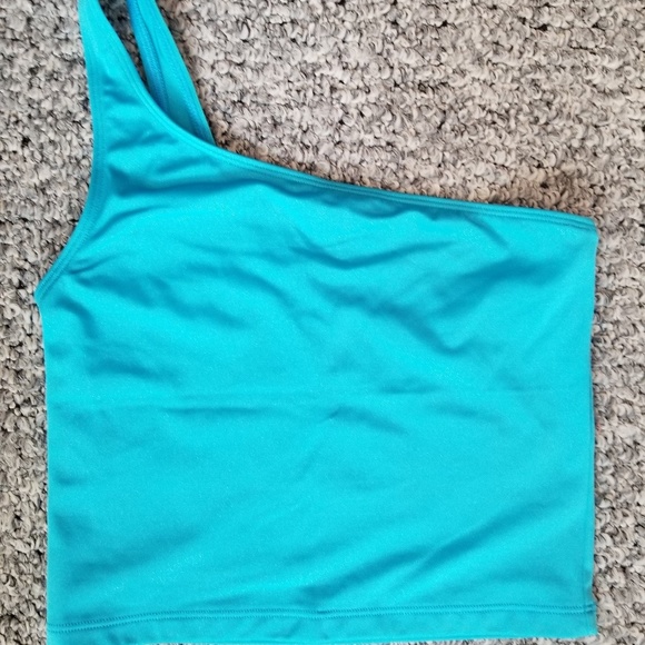 Danskin Tops - Dancer Danskin turquoise shimmer Dance crop top